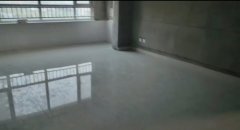 南荣小区12楼125平三室地砖已铺带地下室56.8万诚心出售
