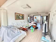 民安小区5楼带阁楼5室三卫 三部空调 配套齐全 拎包入住