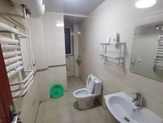 于家小区2楼90平两室一厅，家具齐全，拎包入住