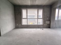 大润发附近 六福苑4楼边户 客厅带大窗 3居室 支持贷款