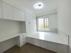 一中对面新城悦隽大平层品牌精装 4室2卫 南厅3阳卧C