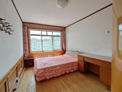 sy99福地小区四楼108平三室简装修800元每月
