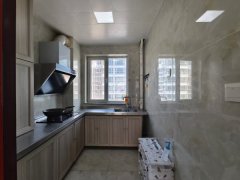 出租盛仕文苑2楼精装1200元