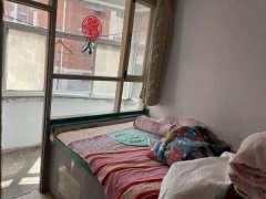 黎明小区两居室一楼出租带地下室