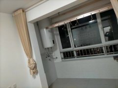 三环西区实验中学南，南大门东，头排113