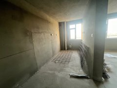 书香世家，11楼，带空中花园，121平，三室两厅两卫，