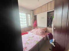 海崖小区，二楼，四楼各一套，3居室，精装，带地下室