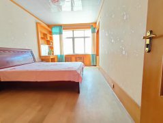 sy99国泰小区一楼141平带地下室车库三室简装修低价出售
