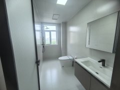 三环西区17楼边户 全明户型 婚房精装 3室2厅 可贷款