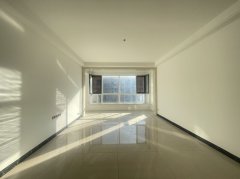 蜊江中小学电梯洋房4楼146平精装婚房G