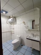 青山小学旁边 北大街小区1楼 半框架楼 3居室 可贷款