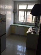房东出租双泊南区一楼两室年租一万元