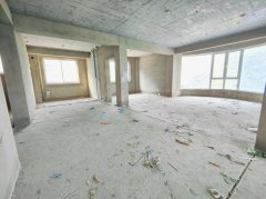 鑫水华庭步梯1楼139平四室带院子70平毛坯G