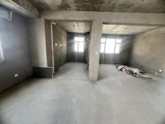 富润苑，四楼，133平，带车库，三室两厅两卫，69.8