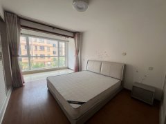 61.8万急售成山御苑3楼精装3居室带23平大车库