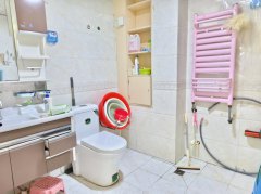 三环 汇银绿城框架楼5楼 不是顶楼三室两厅精装修送地下室可贷