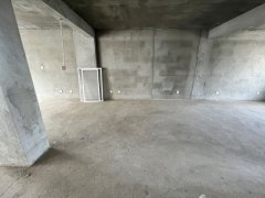 成山奥苑，123平，二楼，四居室，带地下室，73.8万