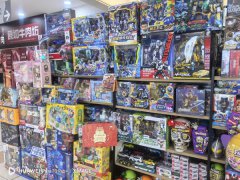 荣成大润发一楼玩具店