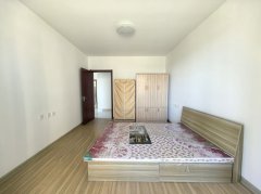 黎明中区电梯4楼99平两室精装拎包入住G