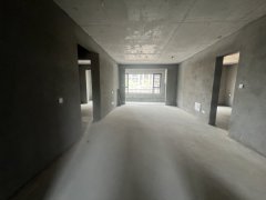 急售成山御苑10期138平元宝户型南向大客厅