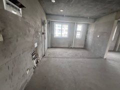 成山奥苑，200平，五楼加阁楼，带地下室，南客厅，带大露台