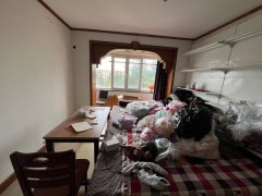 十万德平南区，三楼，173平，三居室，带地下室58.8万