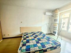 峰南东区三楼90平三室简装家具家电齐全拎包入住吉屋出租