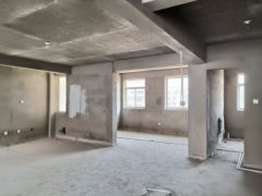 双河西区框架五楼带阁楼202平六室四卫毛坯65万诚心出售
