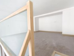 华发樱花湖 loft复式 南向公寓13楼 带精装修 全款办证