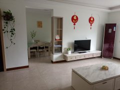 丽景馨城1楼89平两室精装家具家电齐全拎包入住吉屋出租