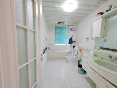 三环嘉苑2楼142.99平三室两卫精装带地下室车位69.8万