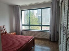 德胜嘉苑四楼116平三室出租，家具家电齐全