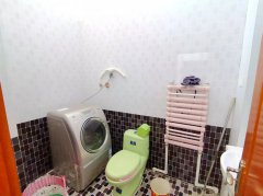 海崖小区5楼带阁楼 精装修 六室两卫 家具家电齐全 拎包入住