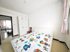 实验中学旁盛世文苑2楼三居室配套齐全干净整洁欢迎随时入住