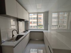 47.8万急售得润居2楼精装3居室拎包入住
