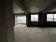 丽景馨城，8楼，130平，共11层，毛坯，带地下室，72.8