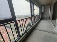 成山御苑十期15楼139平三室带19平储藏室129.8万全款
