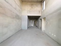 悦湖湾电梯小高层 顶楼带挑高露台 3居室 证件齐全