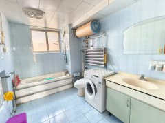 彩虹西区4楼边户三室两厅干净卫生 家具家电齐全 基本不用供暖