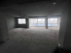 成山奥苑，207平，五楼加阁楼，带地下室，南客厅，带大露台