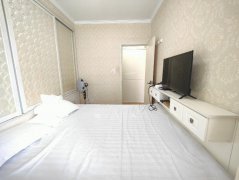 振华万隆国际电梯5楼精装2室带小花园G