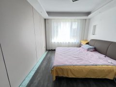 玫瑰园电梯四楼精装128㎡ :3室102.8万