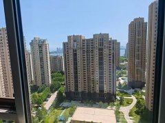 自在香滨24楼79平两室1700/月出租