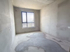 悦湖湾电梯11楼 带车位带地下室 全明户型 南厅 全款办证