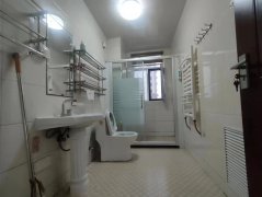 橡胶厂附近 荣安小区电梯房2楼 两室一厅家具家电齐全拎包入住