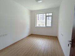 荷南社区14楼 简装未住 全明户型 3室朝阳 证件齐全