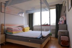 世纪小区78.8平三室精装带地下室拎包入住32.8万诚心出售