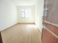 s 捡漏一口价29.8万!!河南社区 电梯 112平 3阳卧