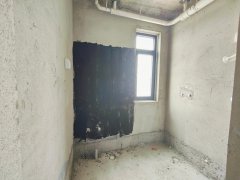 s 大降！室内可看湖和海 ！悦湖湾凤凰16层107平 3室卫