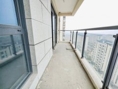 s 大降！室内可看湖和海 ！悦湖湾凤凰16层107平 3室卫